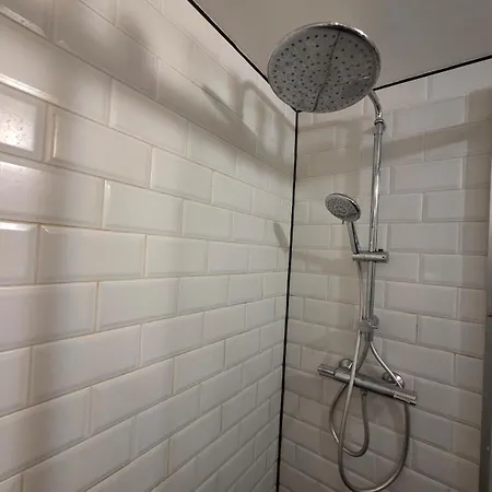 Loft With Private Terrace Canal St-martin 4p Apartament *