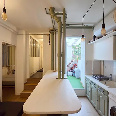 Loft With Private Terrace Canal St-martin 4p * Paryż